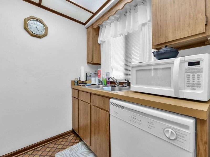 5985 Little Brook Way, Unit 5987, Columbus, OH 43232 Photo 7