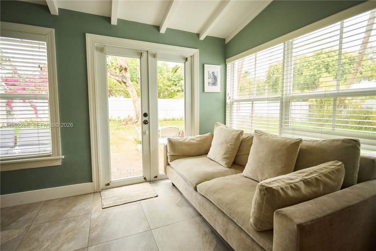 5755 Devonshire Blvd, Unit 5755, Miami, FL 33155 Photo