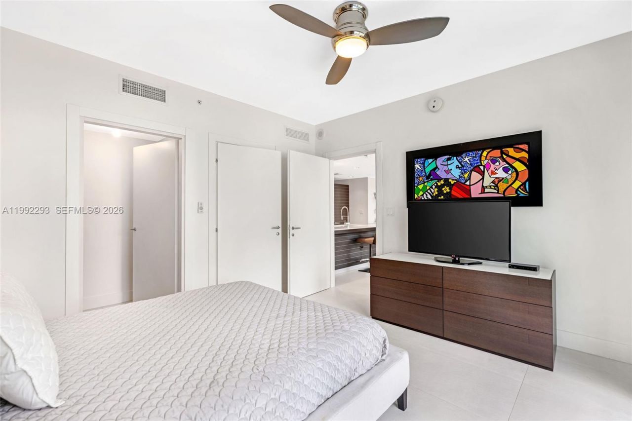 200 Biscayne Boulevard Way , Unit 504, Miami, FL 33131 Photo