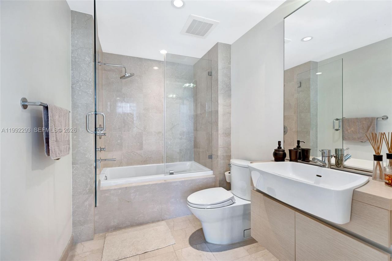 200 Biscayne Boulevard Way , Unit 504, Miami, FL 33131 Photo