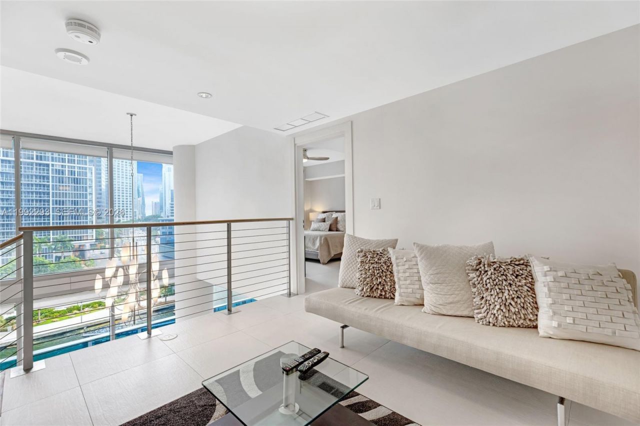 200 Biscayne Boulevard Way , Unit 504, Miami, FL 33131 Photo