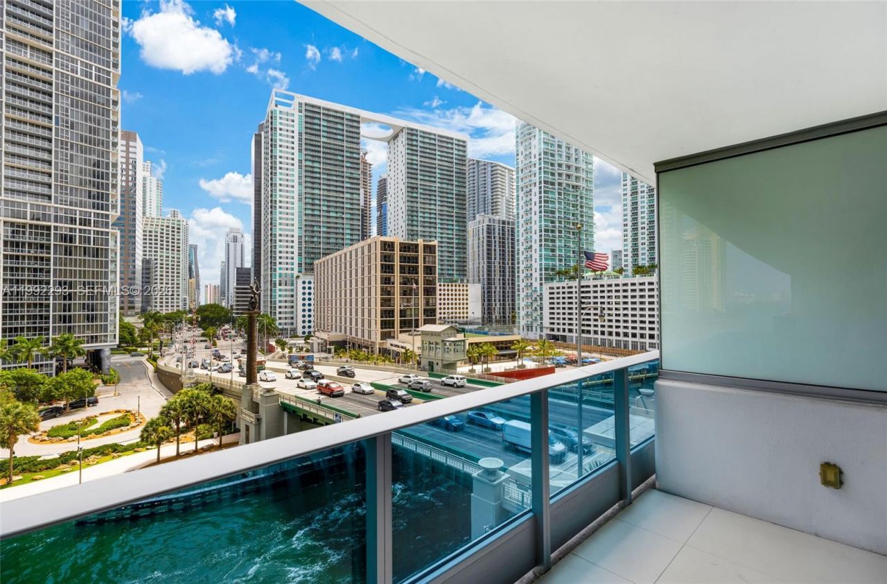 200 Biscayne Boulevard Way , Unit 504, Miami, FL 33131 Photo