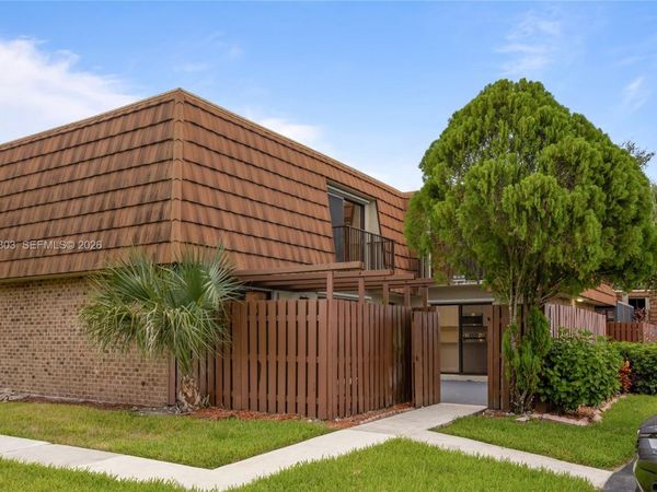 1170 SW 118th Ter , Davie, FL 33325