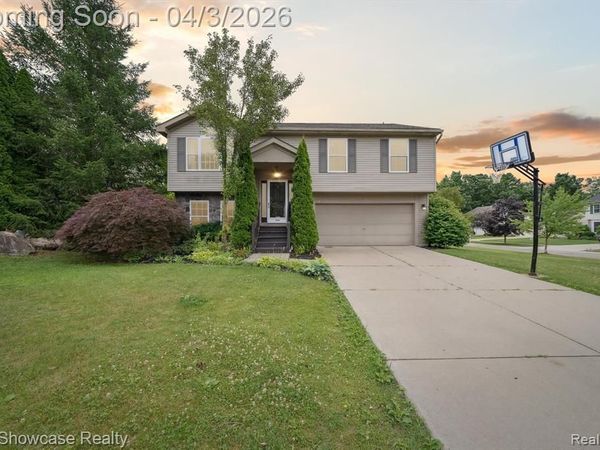 2738 Birchwood Drive, Waterford Twp, MI 48329