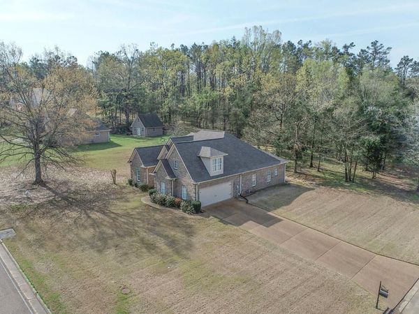 101 Womack Cove, Batesville, MS 38606
