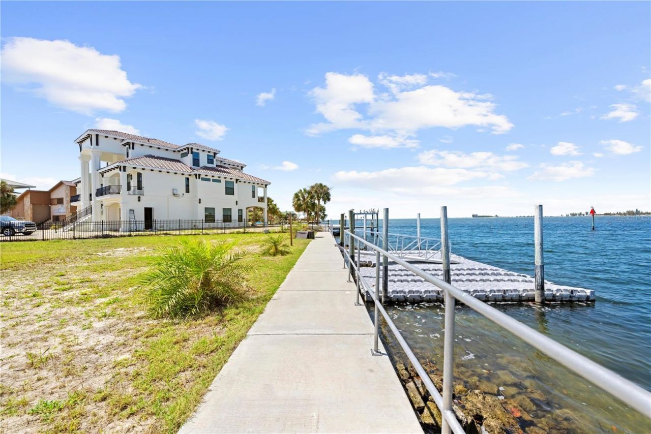 3387 Gulf Winds Circle , Hernando Beach, FL 34607 Photo