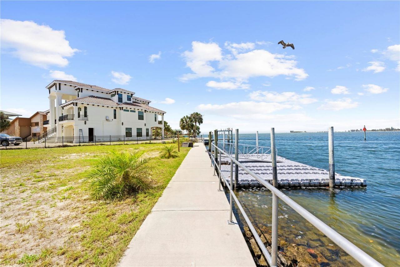 3387 Gulf Winds Circle, Hernando Beach, FL 34607 Photo