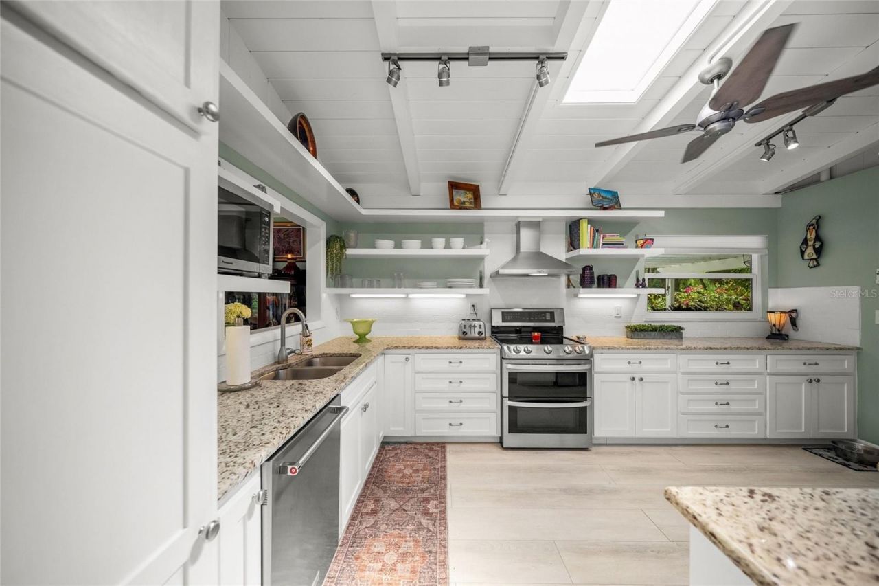 3424 Old Oak Drive, Sarasota, FL 34239 Photo