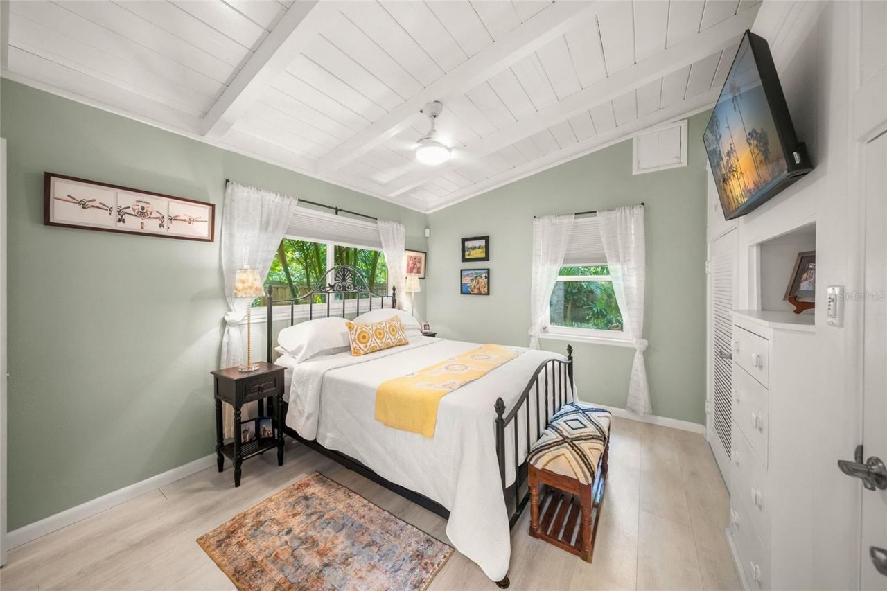 3424 Old Oak Drive, Sarasota, FL 34239 Photo