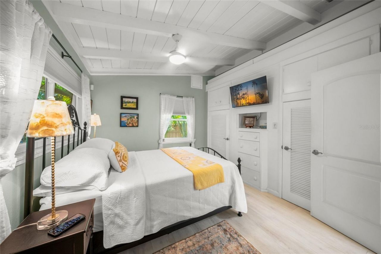 3424 Old Oak Drive, Sarasota, FL 34239 Photo