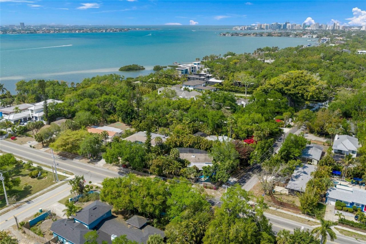 3424 Old Oak Drive, Sarasota, FL 34239 Photo