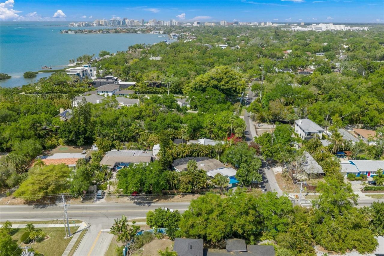 3424 Old Oak Drive, Sarasota, FL 34239 Photo