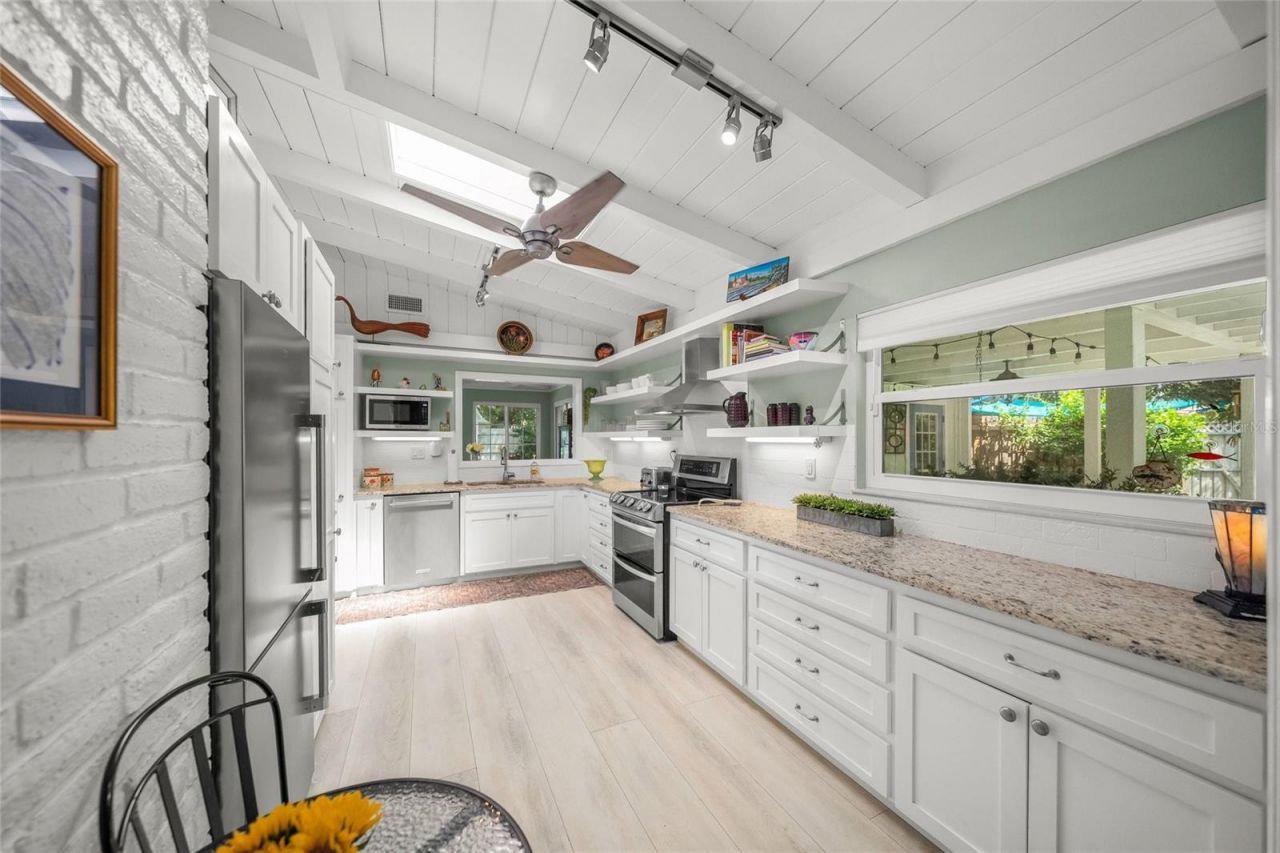 3424 Old Oak Drive, Sarasota, FL 34239 Photo