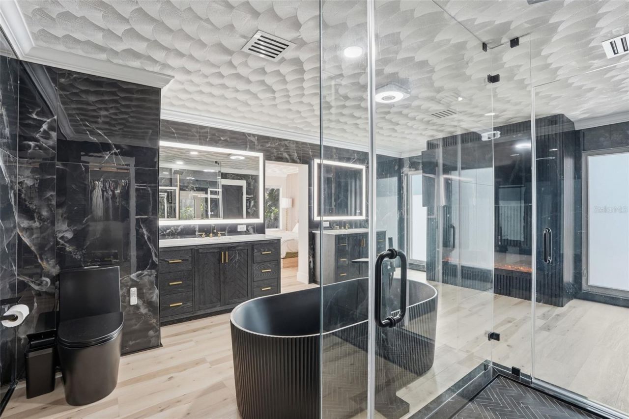 3931 W Riverside Drive, Fort Myers, FL 33901 Photo