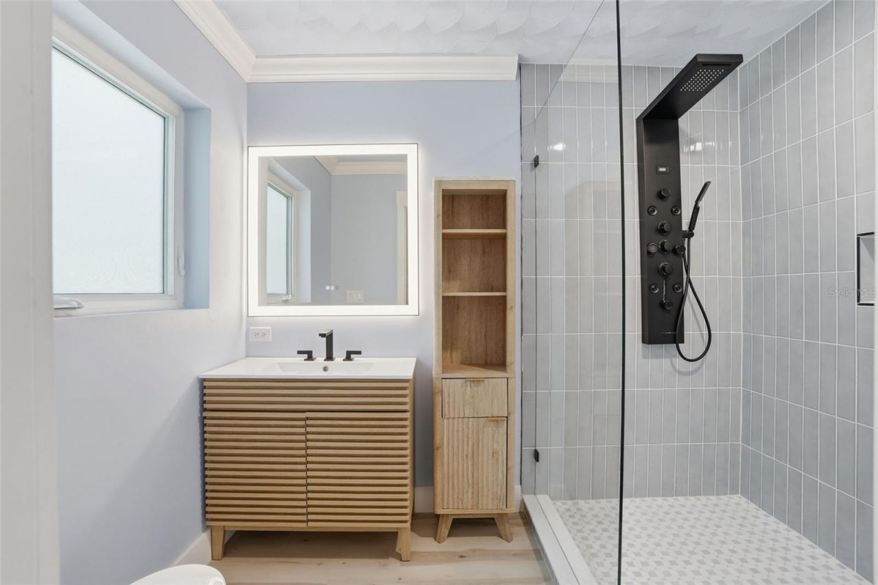 3931 W Riverside Drive, Fort Myers, FL 33901 Photo