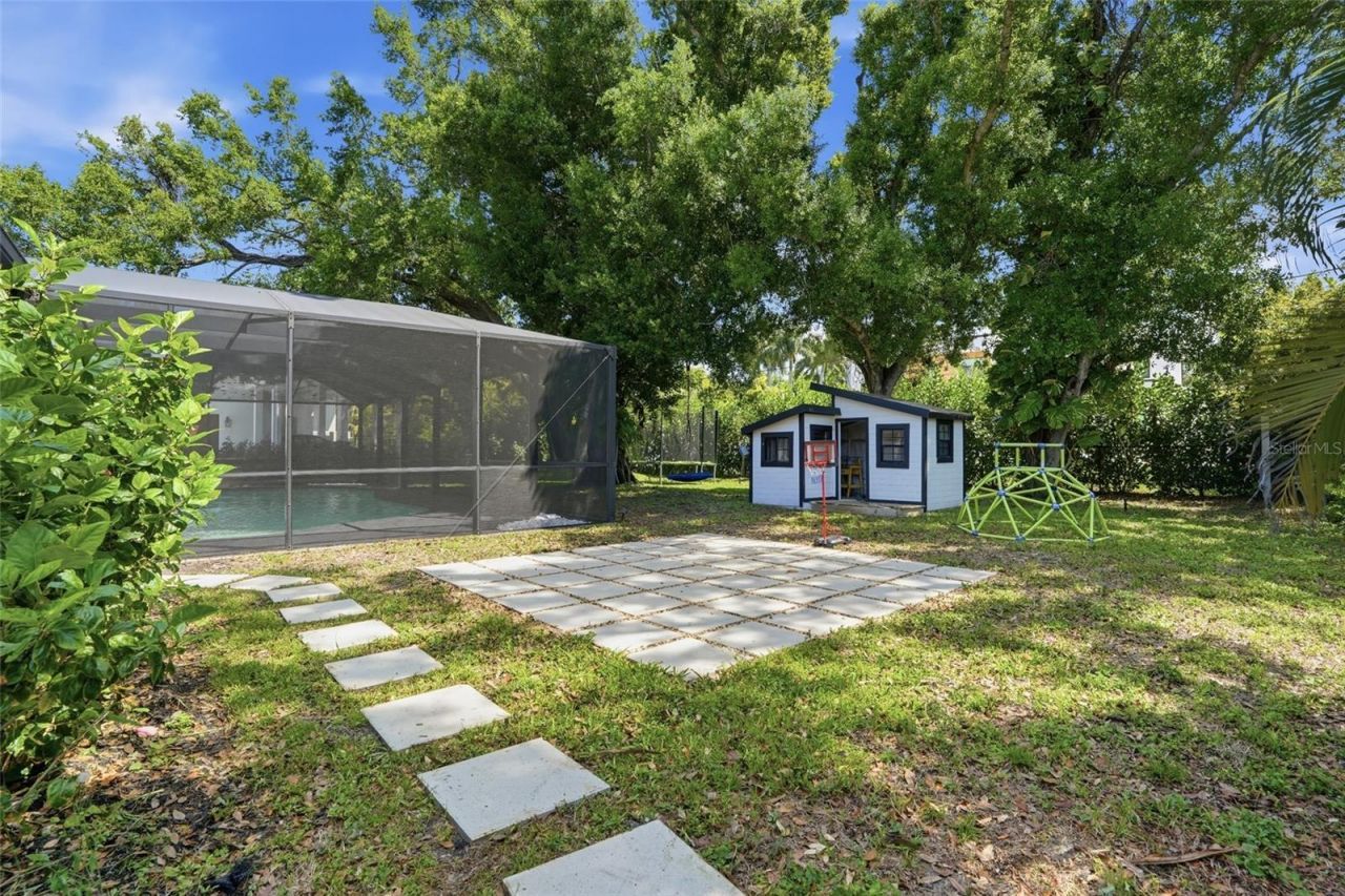 3931 W Riverside Drive, Fort Myers, FL 33901 Photo