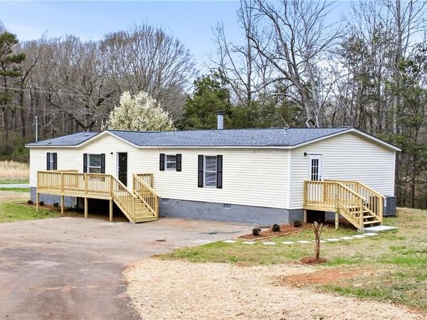 221 Friar Tuck Trail N, Murrayville, GA 30564