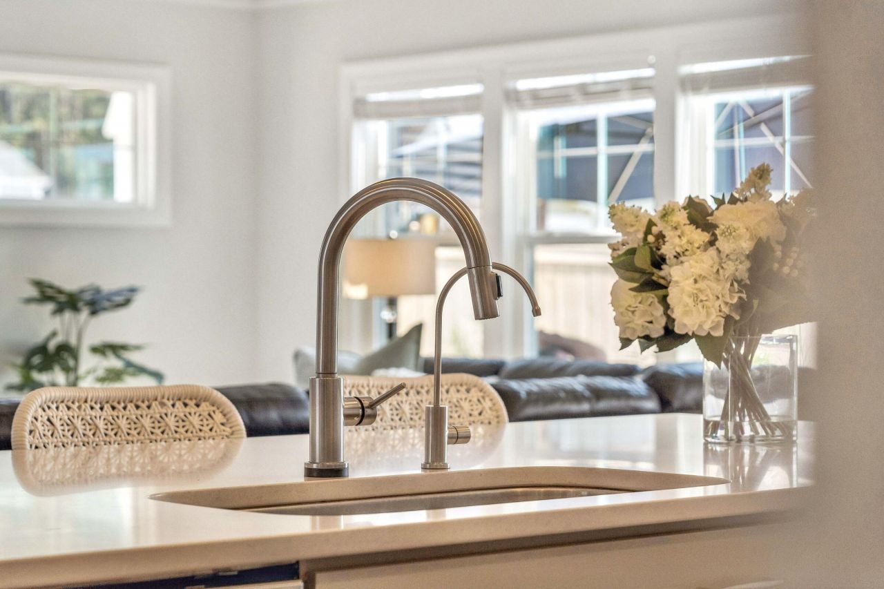 407 Rowley Lane Photo 13