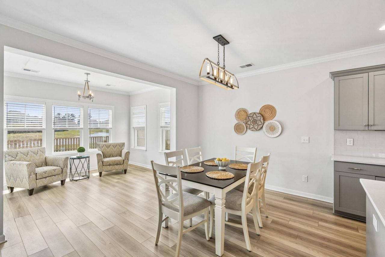 407 Rowley Lane Photo 15