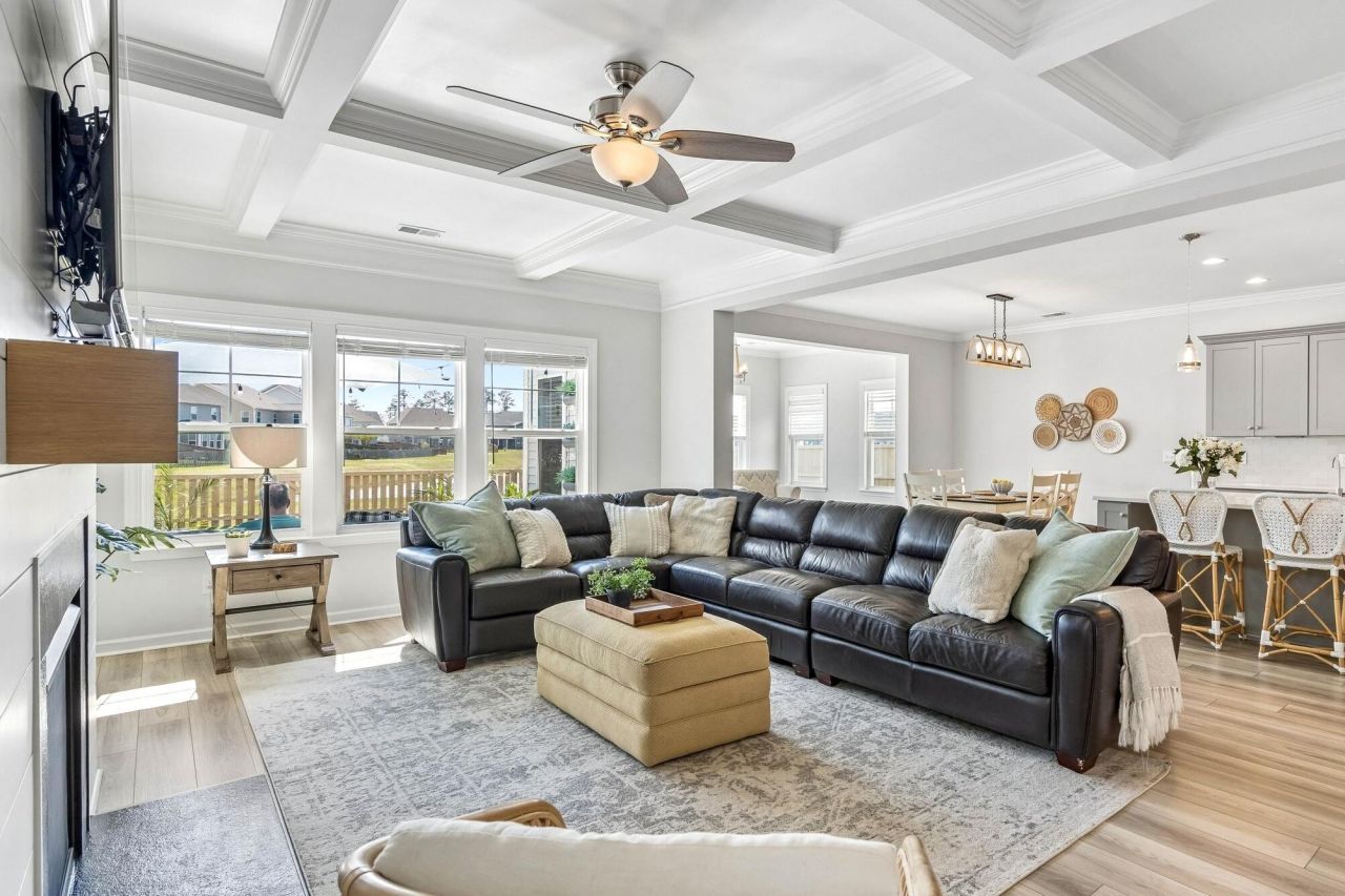 407 Rowley Lane Photo 20