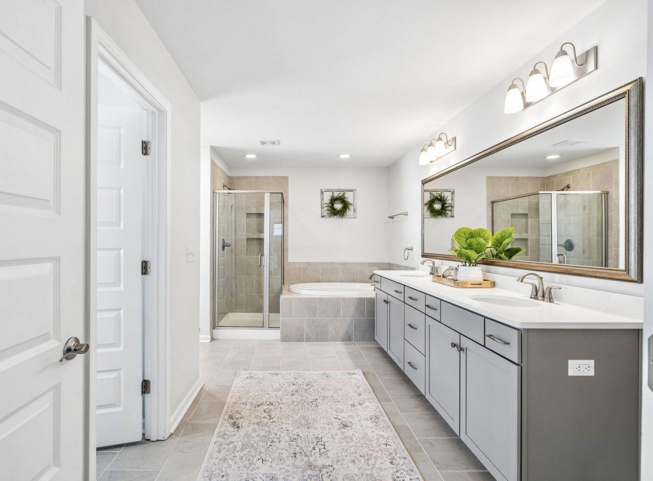 407 Rowley Lane Photo 26