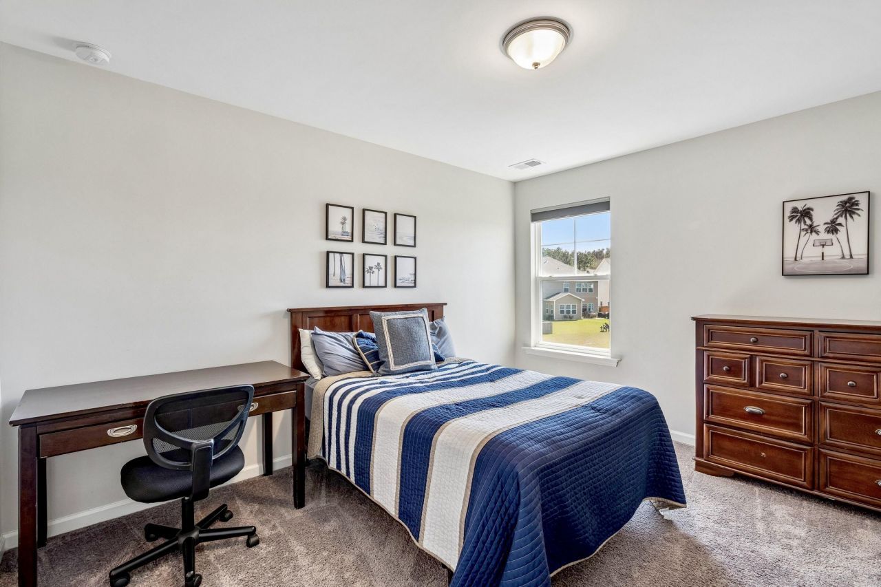 407 Rowley Lane Photo 30