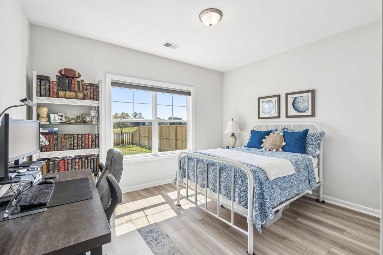 407 Rowley Lane Photo 37