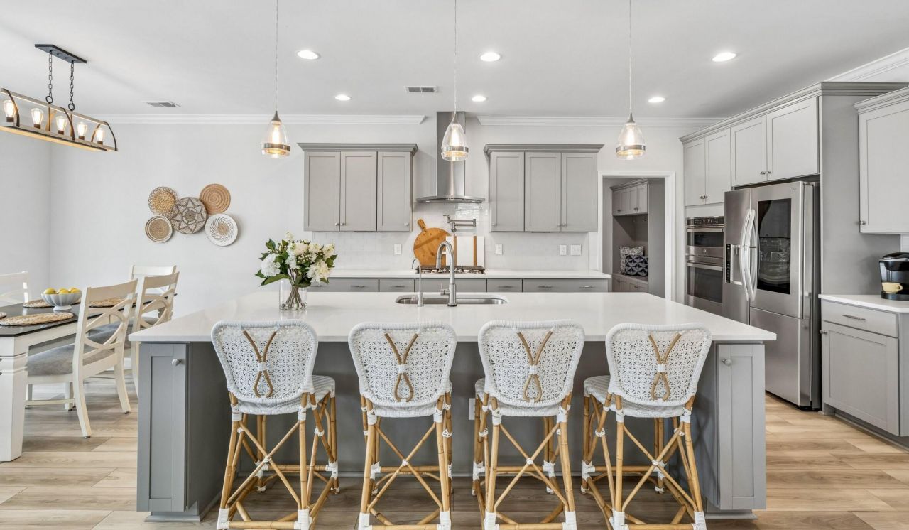 407 Rowley Lane Photo 4