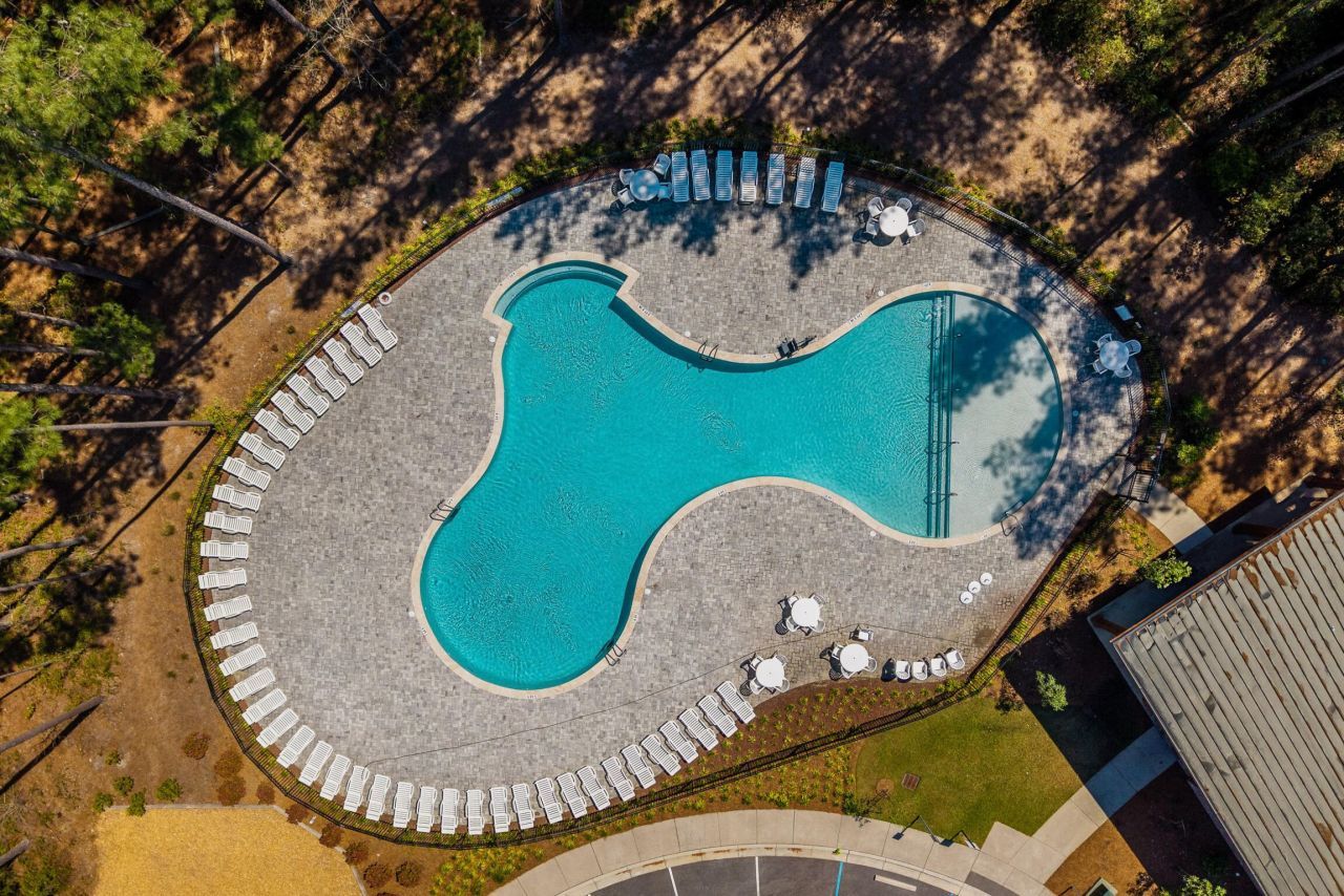 407 Rowley Lane Photo 45