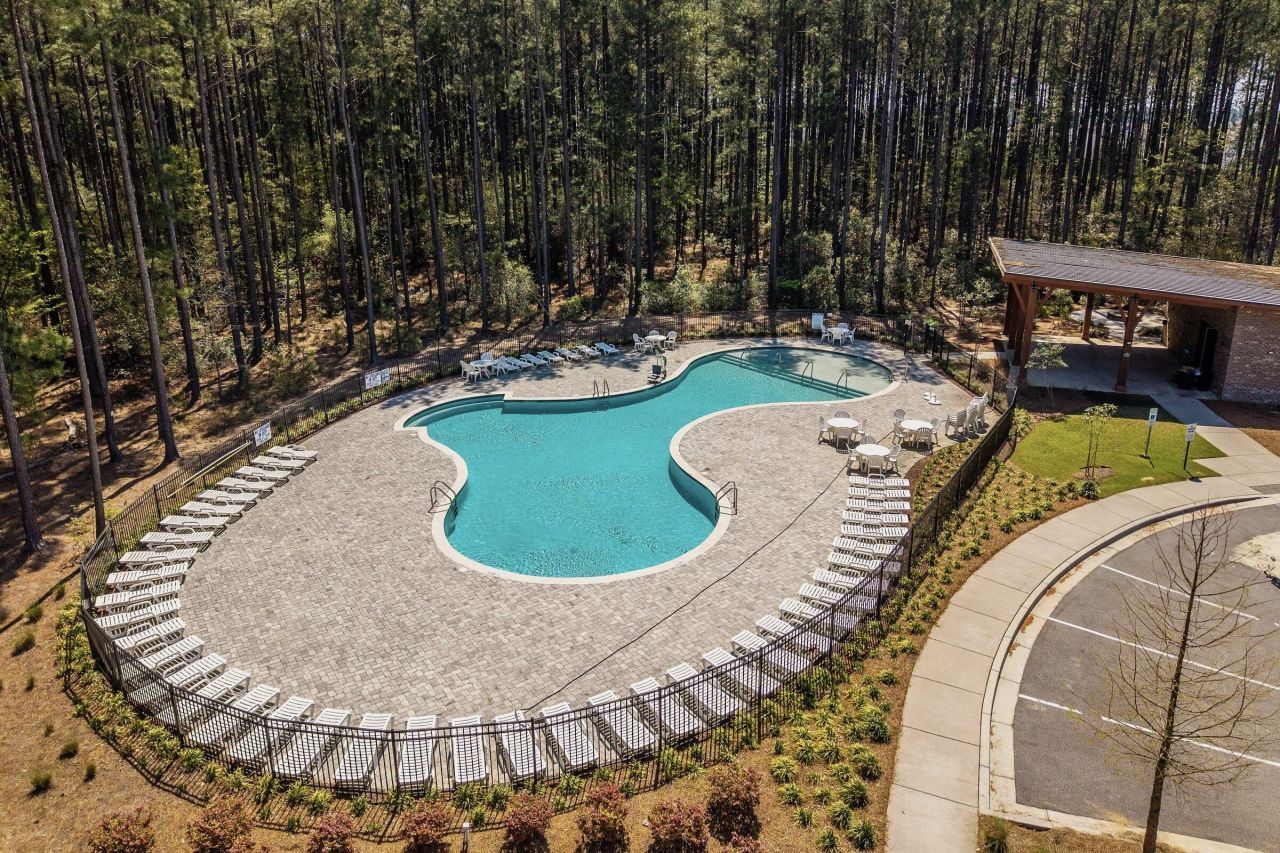 407 Rowley Lane Photo 46