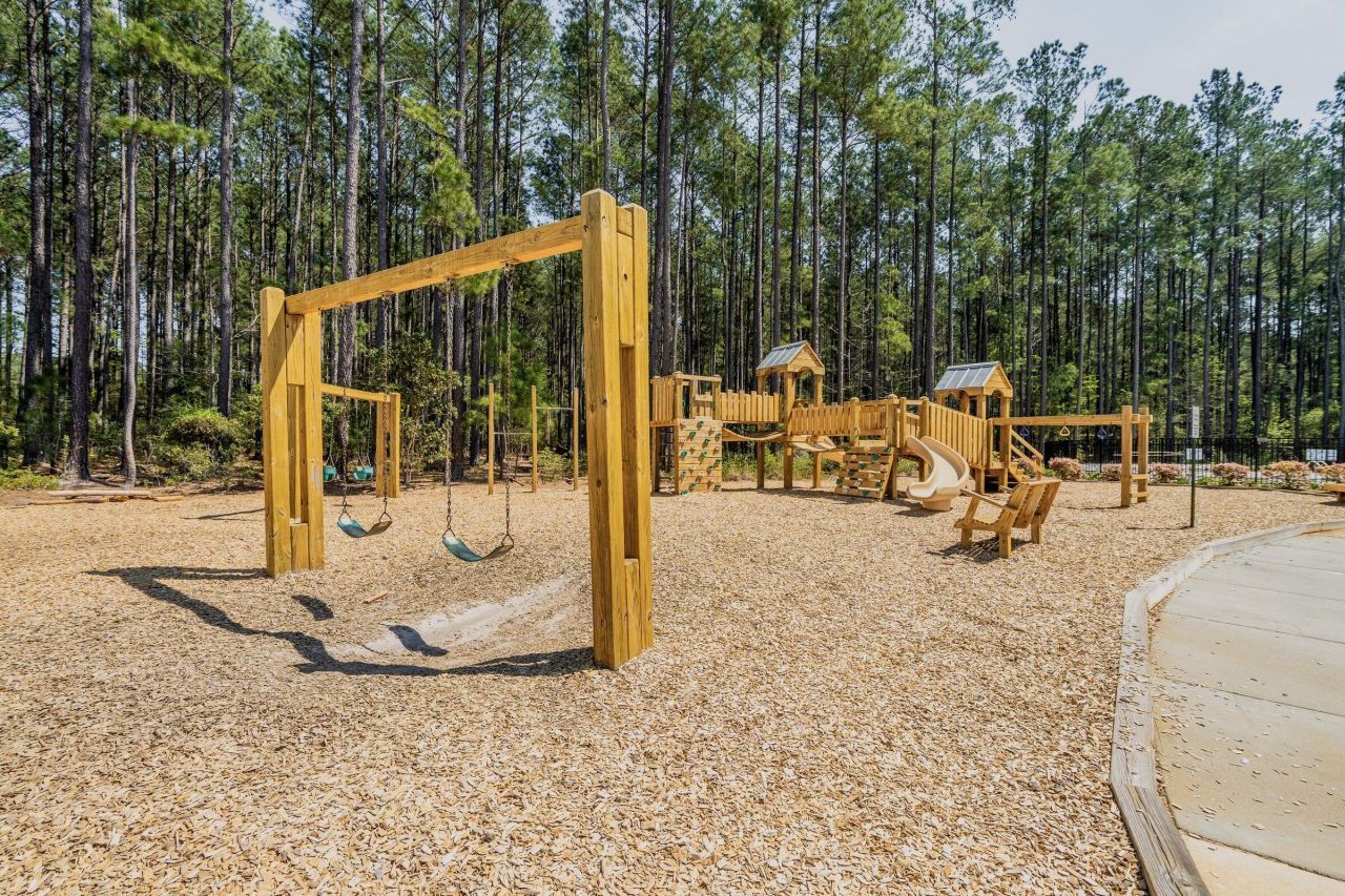 407 Rowley Lane Photo 48