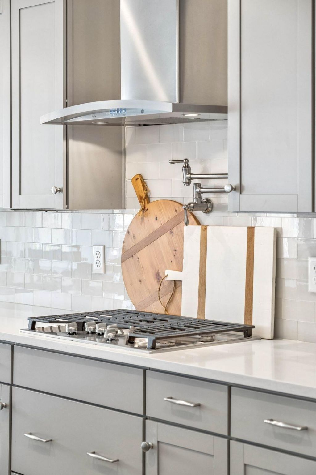 407 Rowley Lane Photo 5