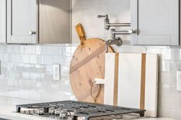 407 Rowley Lane photo 4