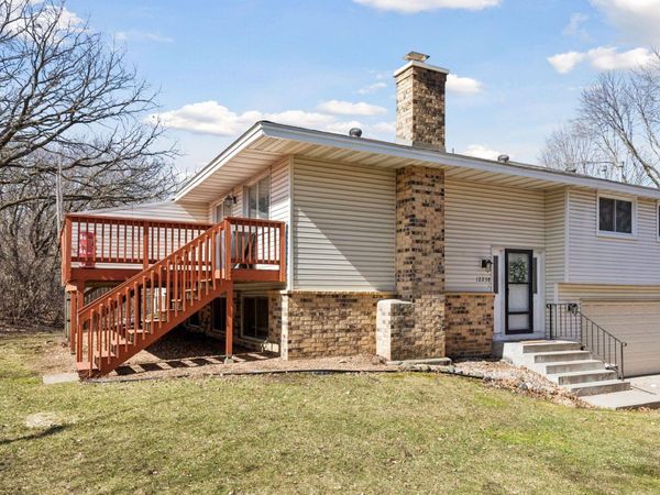 12238 Oak Leaf Circle, Burnsville, MN 55337