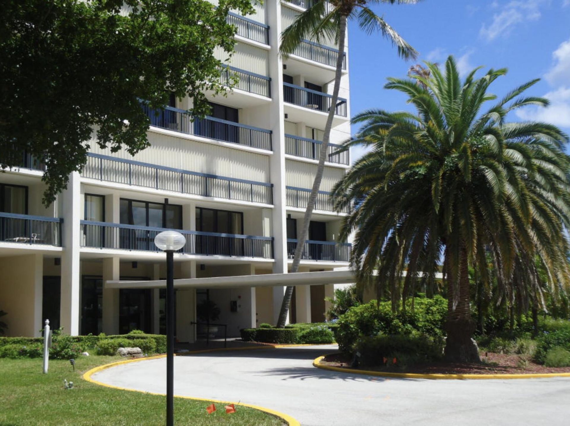 2425 Presidential Way Way, Unit 1703, West Palm Beach, FL 33401 Photo