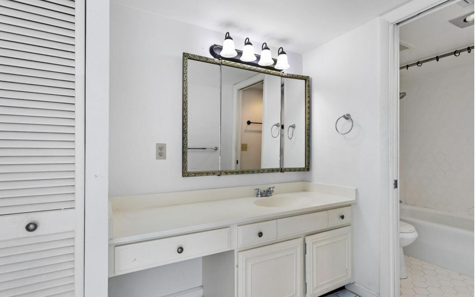 2425 Presidential Way Way, Unit 1703, West Palm Beach, FL 33401 Photo