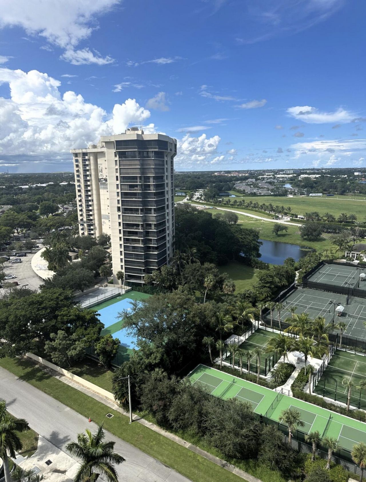 2425 Presidential Way Way, Unit 1703, West Palm Beach, FL 33401 Photo