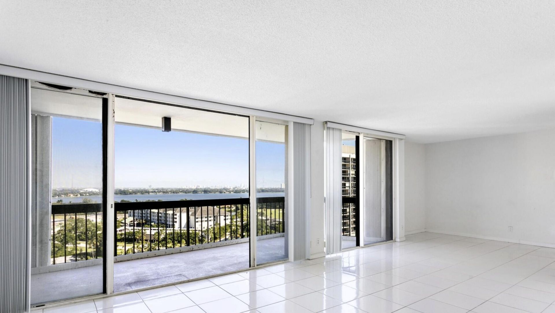 2425 Presidential Way Way, Unit 1703, West Palm Beach, FL 33401 Photo