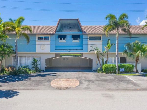 902 Palm Avenue, Unit 4, Boca Raton, FL 33432