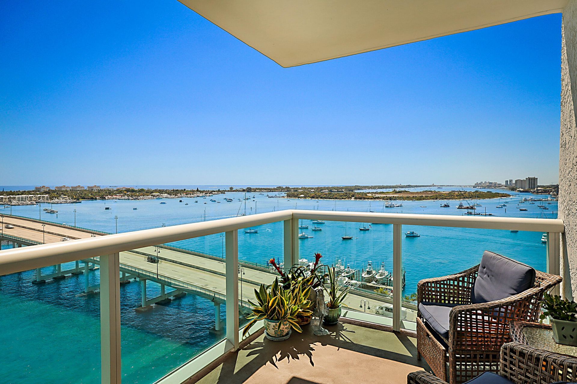 2640 Lake Shore Drive, Unit 1416, Riviera Beach, FL 33404 Photo