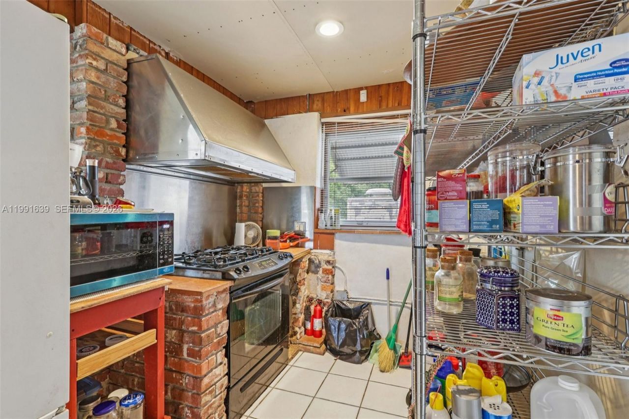 272 W 46th St , Hialeah, FL 33012 Photo