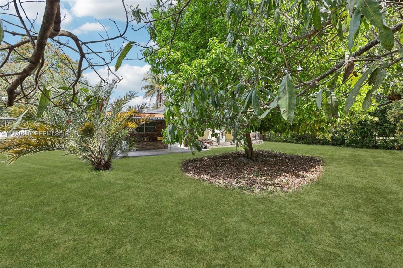 272 W 46th St , Hialeah, FL 33012 Photo