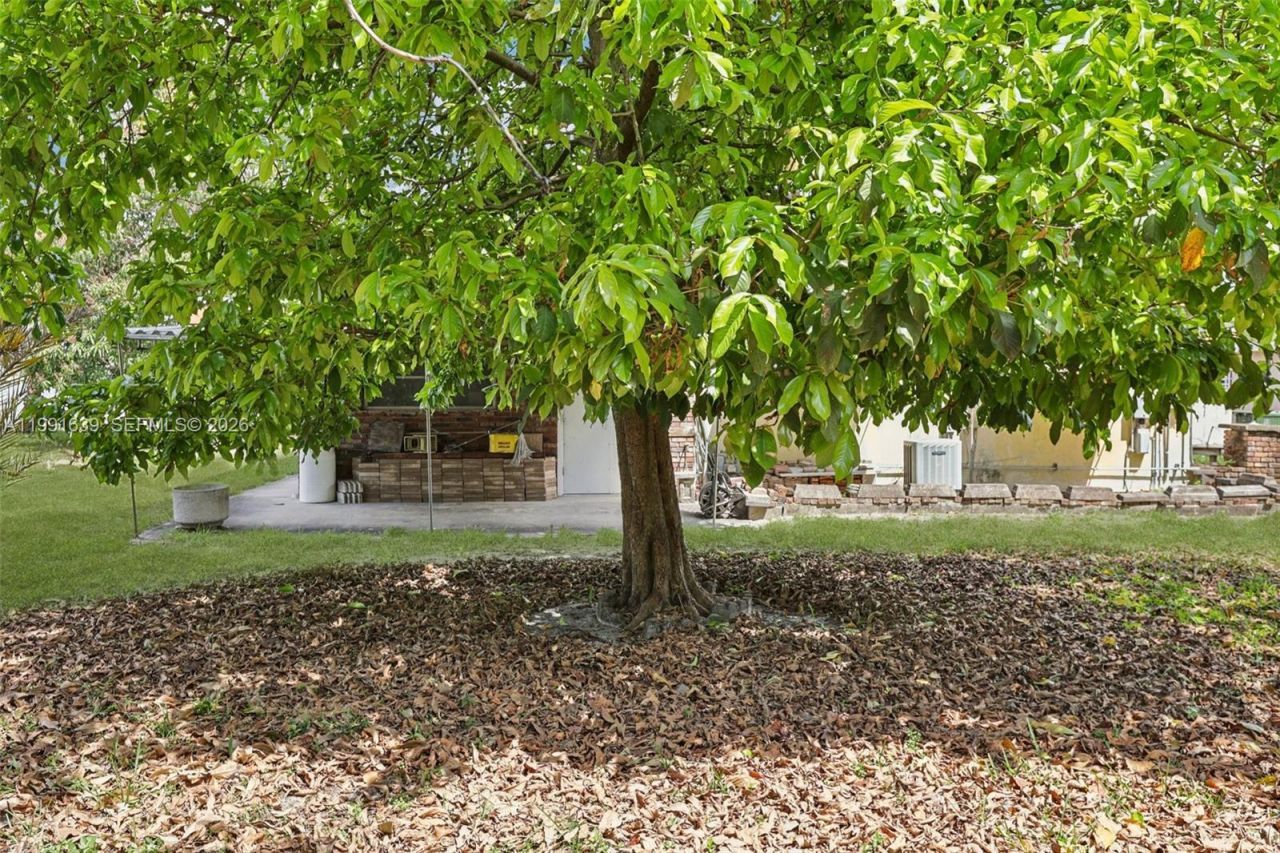 272 W 46th St , Hialeah, FL 33012 Photo