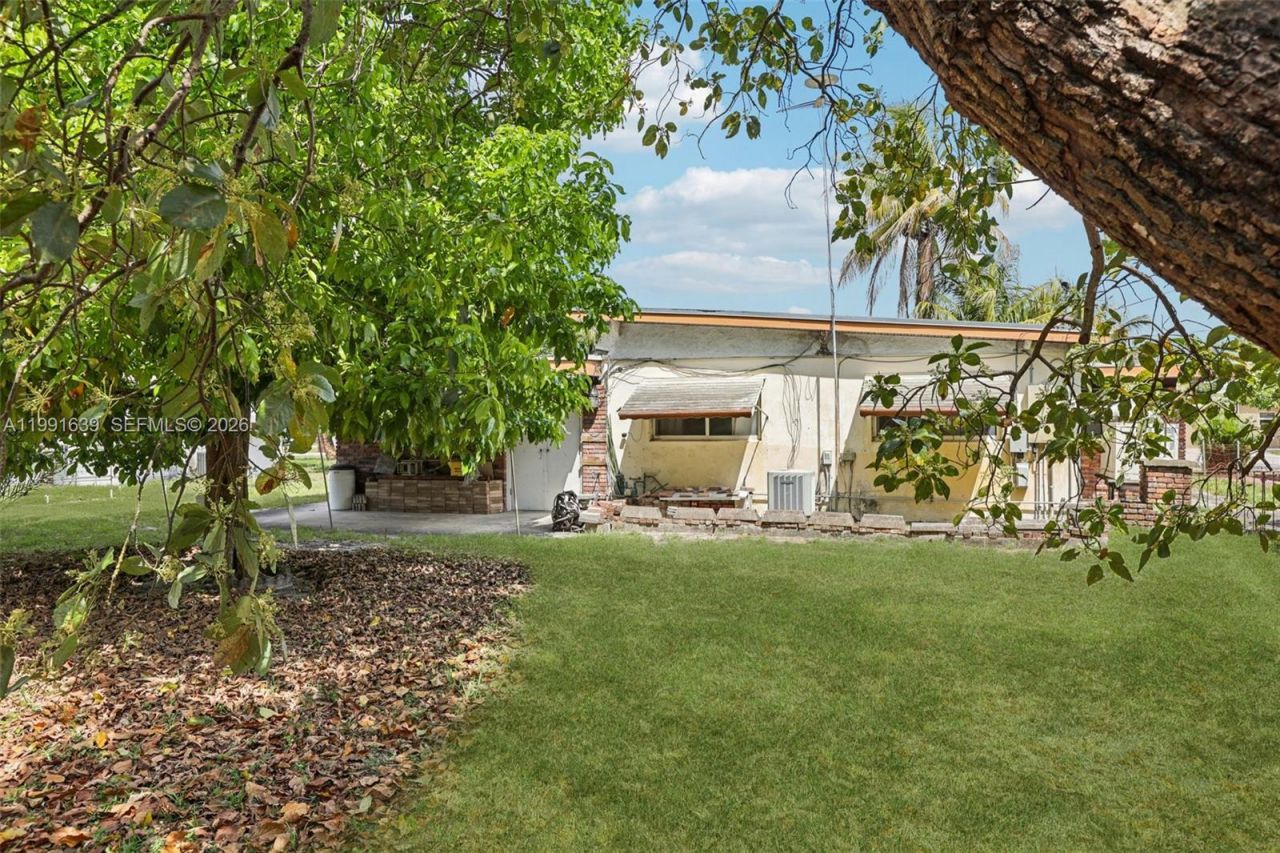 272 W 46th St , Hialeah, FL 33012 Photo