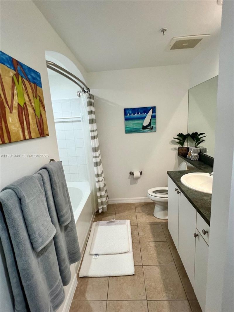 9172 Collins Ave, Unit 305, Surfside, FL 33154 Photo