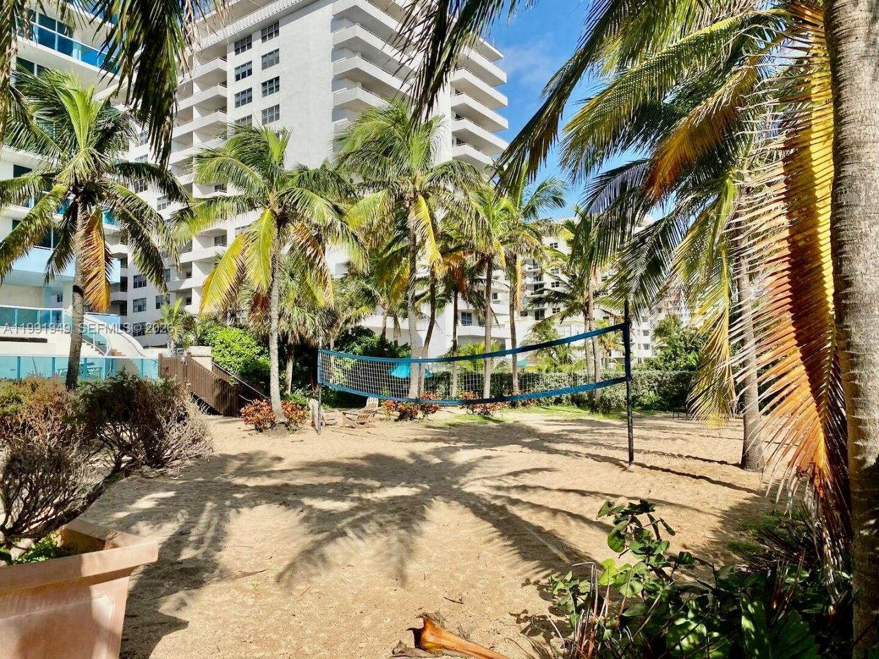 9172 Collins Ave, Unit 305, Surfside, FL 33154 Photo