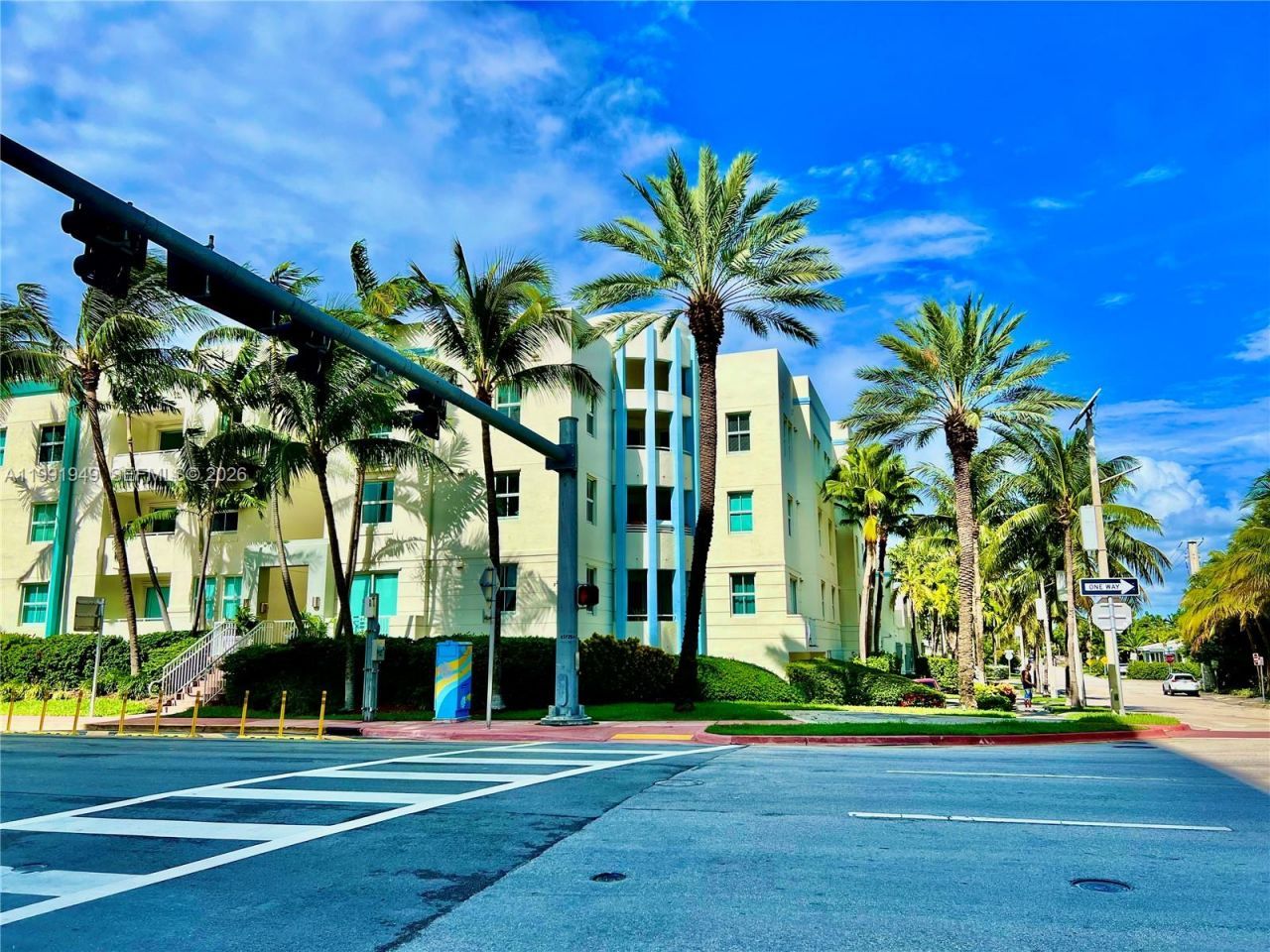 9172 Collins Ave, Unit 305, Surfside, FL 33154 Photo