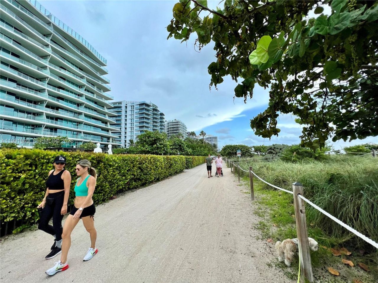 9172 Collins Ave, Unit 305, Surfside, FL 33154 Photo