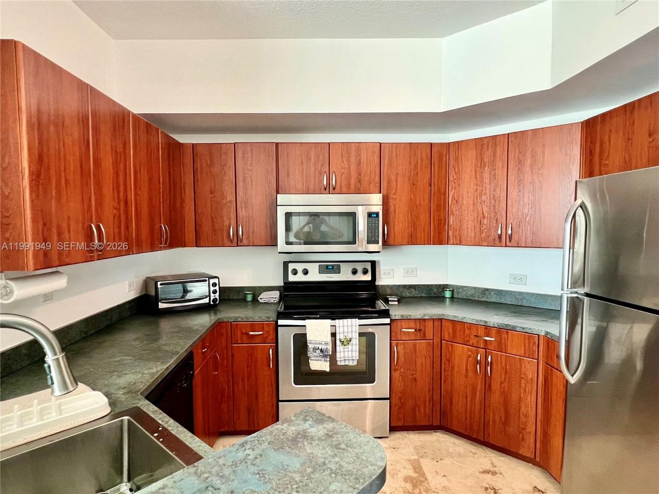 9172 Collins Ave, Unit 305, Surfside, FL 33154 Photo