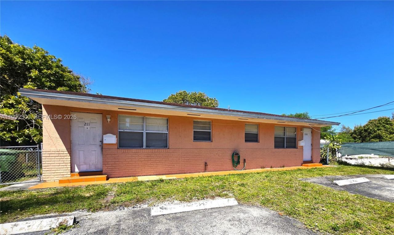 211 SE 10th St, Hallandale Beach, FL 33009 Photo